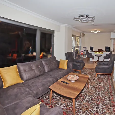 Le Safran Palace Hotel 3*